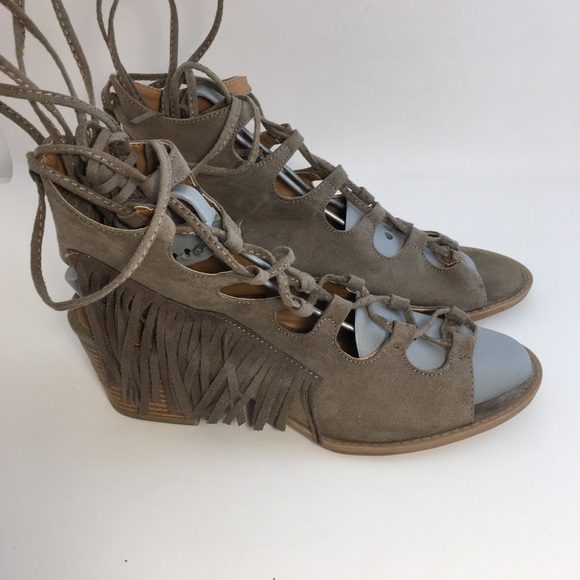 Qupid Gray Gladiator Stacked Block Heels Shoes Size 9 With Long Strings Tie - Picture 12 of 13